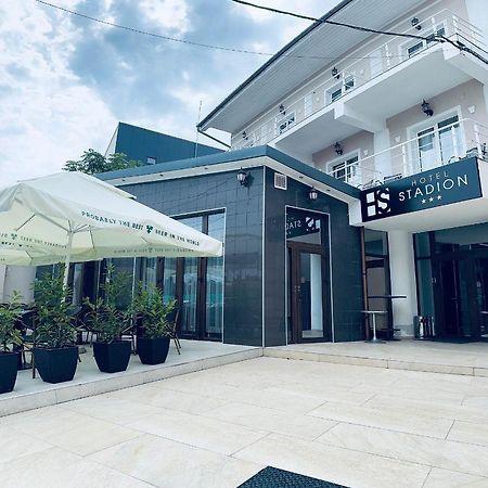 Hotel Stadion Орадя Экстерьер фото