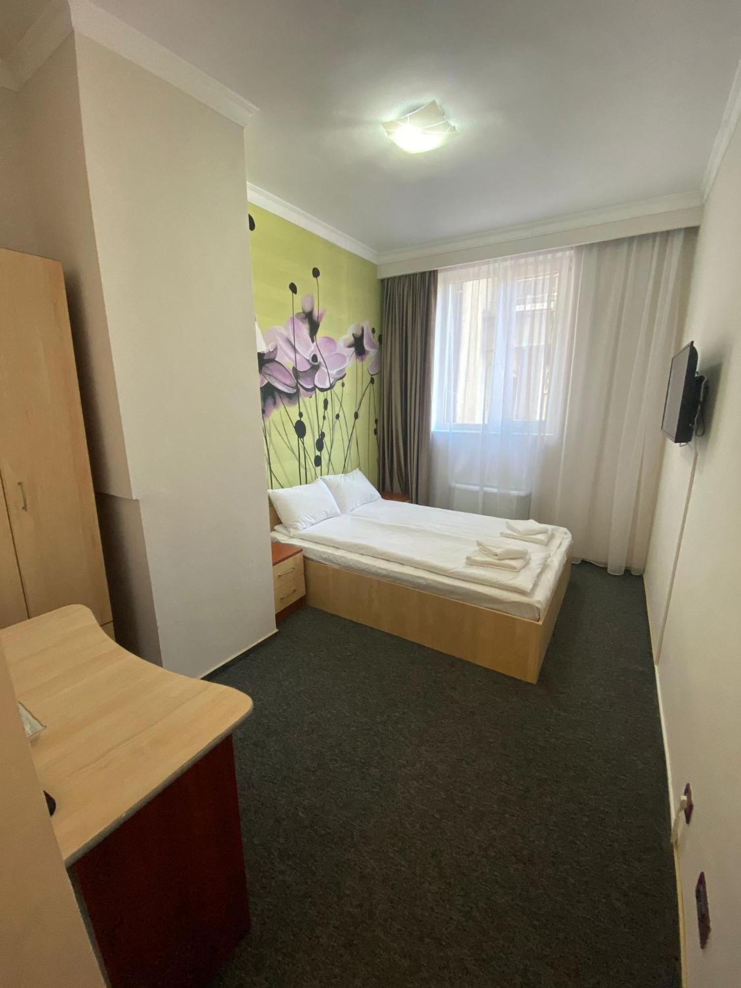 Hotel Stadion Орадя Экстерьер фото
